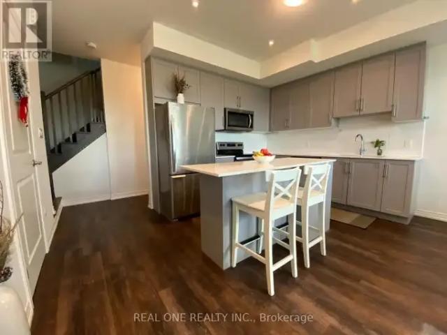 Townhouse for rent in Oakville, Golden Horseshoe