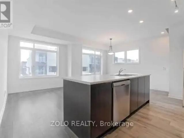 Townhouse for rent in Oakville, Ontario