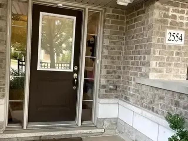 Townhouse for rent in Oakville