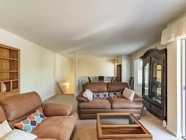 Townhouse for rent in Surrey