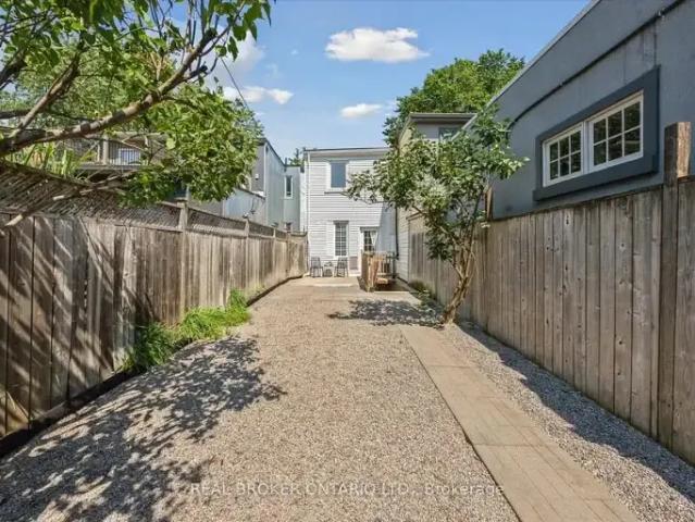 Townhouse for rent in Woburn, Ontario