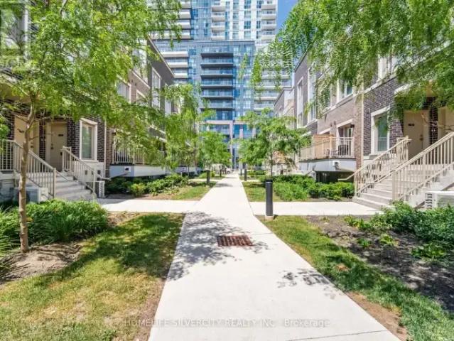 Townhouse for rent in Vaughan Metropolitan Centre, Vaughan