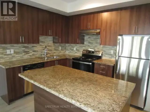 Townhouse for rent in Woodbridge, Vaughan