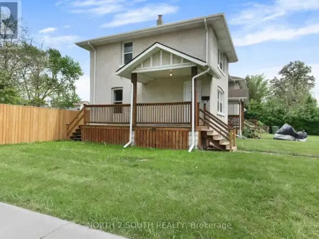 Townhouse for rent in Maidstone, Ontario