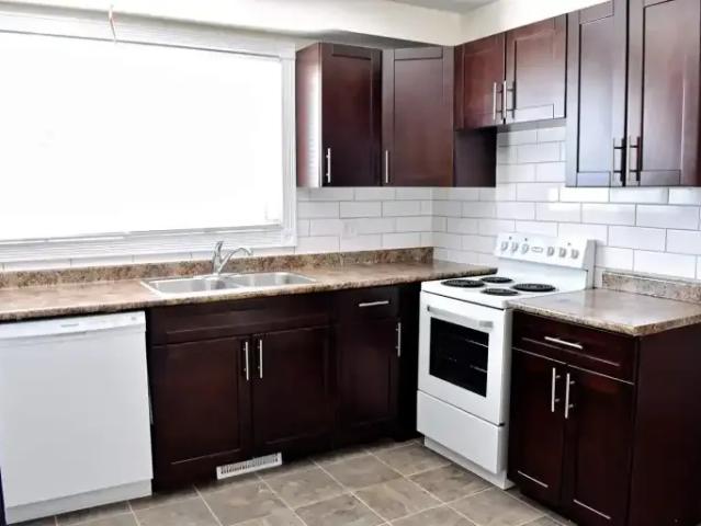 Townhouse for rent in Booth, Winnipeg