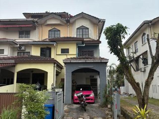 Townhouse for sale in Petaling, Alam Impian