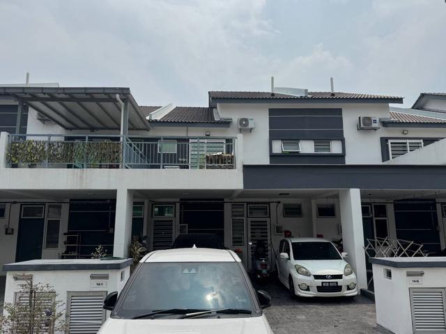 Townhouse for sale in Tanjong Sepat, Selangor