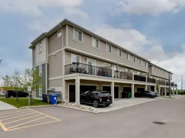 Townhouse for rent in Airdrie, Alberta
