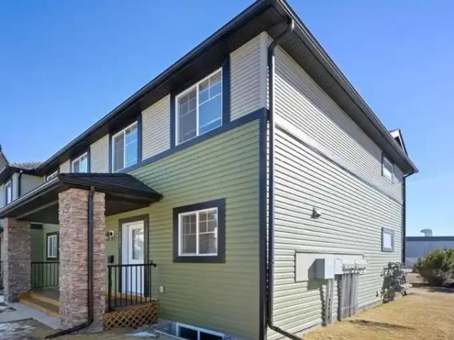 Townhouse for rent in Airdrie, Alberta