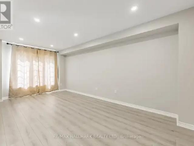 Townhouse for rent in Salem Heights, Ajax