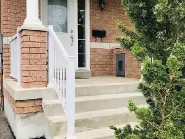 Townhouse for rent in Durham, Ontario