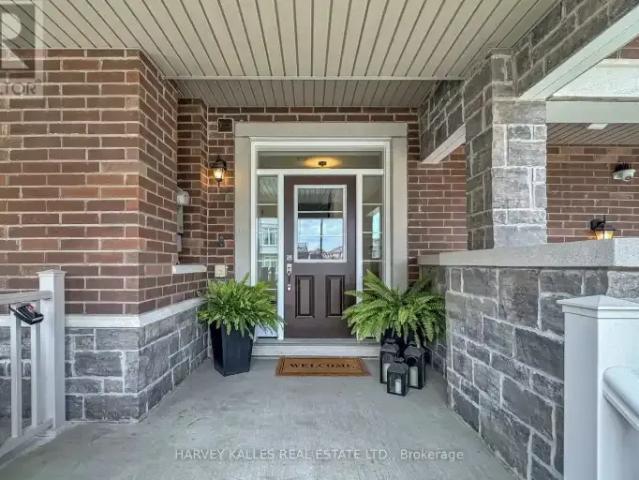 Townhouse for rent in Bradford West Gwillimbury, Central Ontario