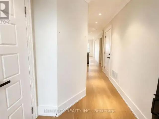 Townhouse for rent in Bradford West Gwillimbury, Central Ontario