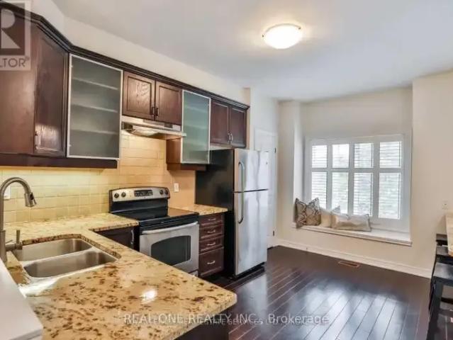 Townhouse for rent in Burlington, Ontario