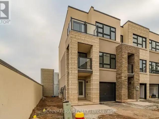 Townhouse for rent in Burlington, Ontario