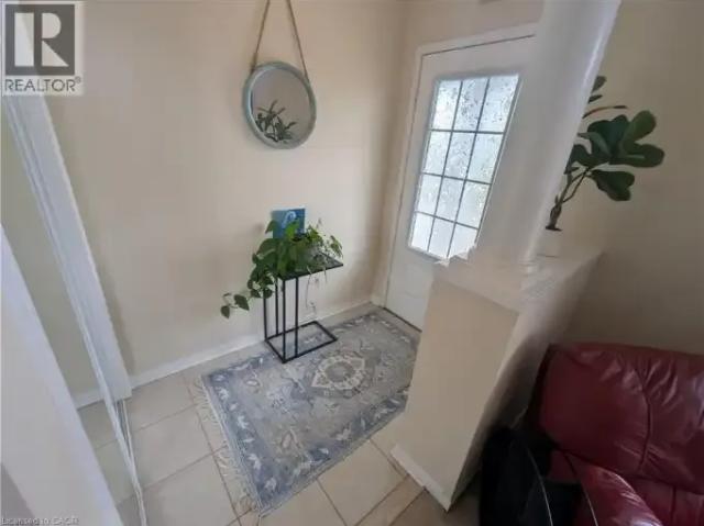 Townhouse for rent in Burlington, Ontario
