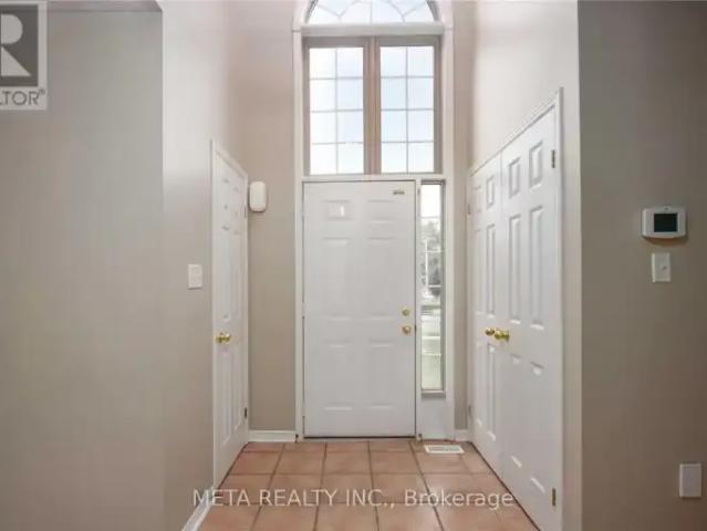 Townhouse for rent in Burlington, Ontario