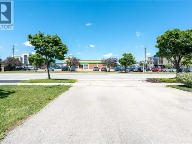 Townhouse for rent in Burlington, Ontario
