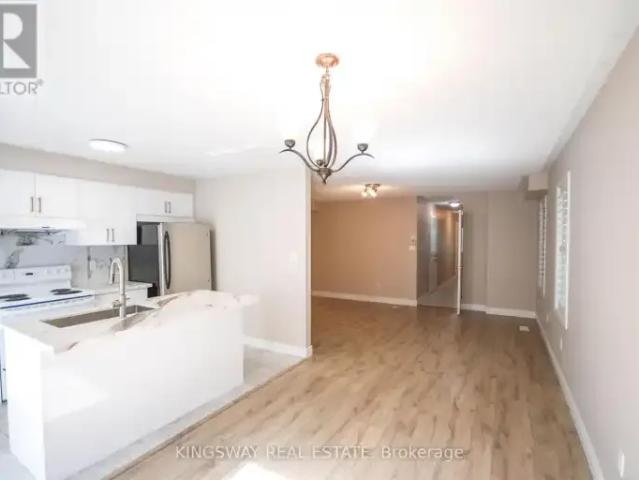 Townhouse for rent in Burlington, Ontario