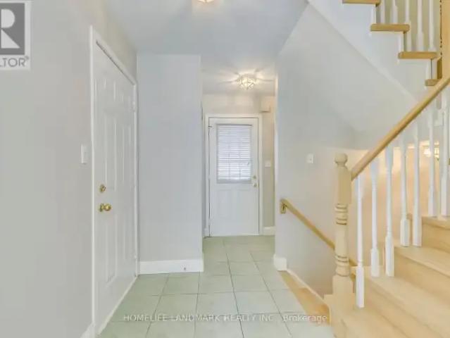 Townhouse for rent in Burlington, Ontario