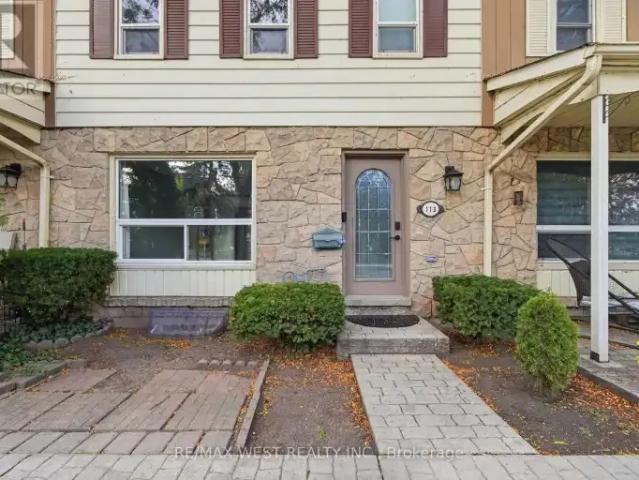 Townhouse for rent in Burlington, Golden Horseshoe