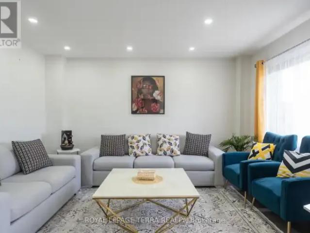 Townhouse for rent in Fairway Glen, Burlington