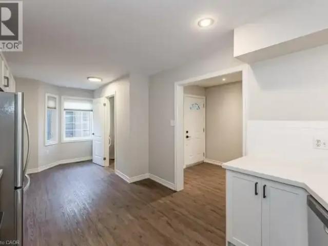 Townhouse for rent in Burlington, Ontario