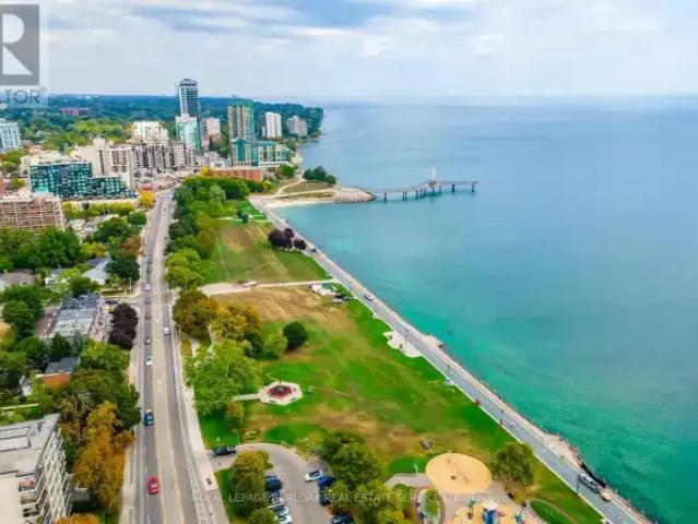 Townhouse for rent in Burlington, Ontario