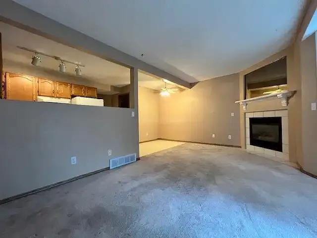 Townhouse for rent in Harvest Hills, Calgary