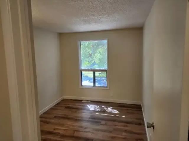 Townhouse for rent in Pineridge, Calgary