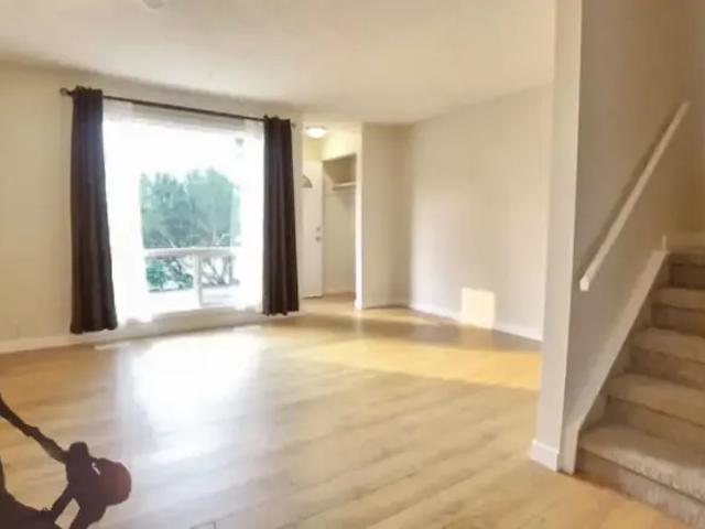Townhouse for rent in Northwest, Alberta