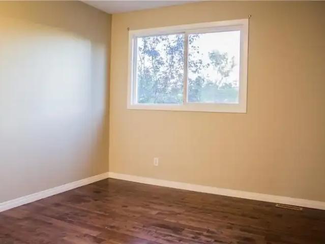 Townhouse for rent in Braeside, Calgary