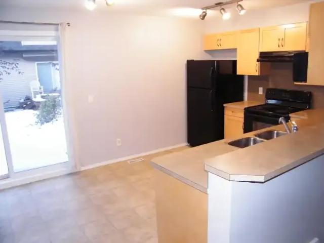 Townhouse for rent in Northwest, Alberta