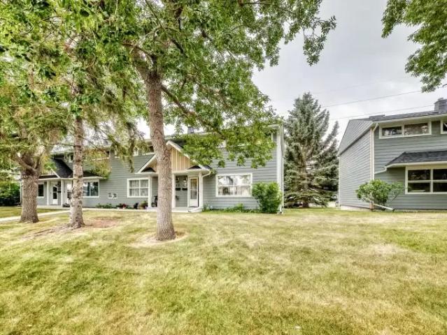 Townhouse for rent in Northwest, Alberta