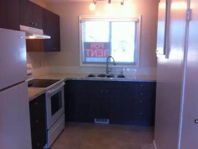 Townhouse for rent in Rundle, Calgary