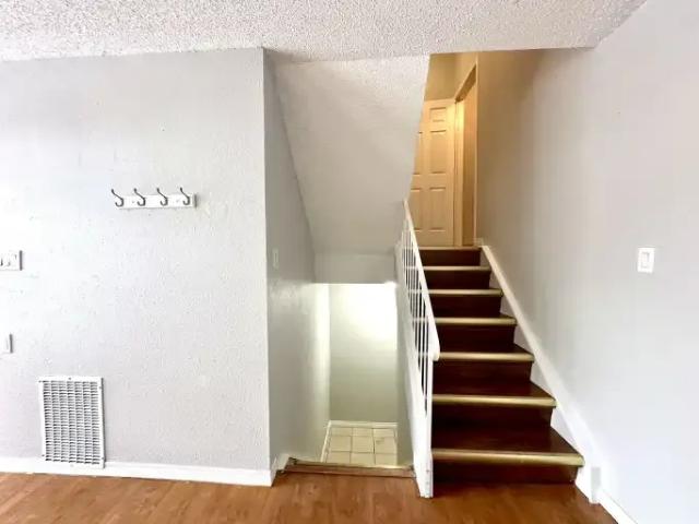 Townhouse for rent in Northwest, Alberta