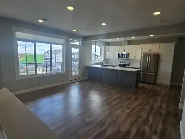 Townhouse for rent in Northwest, Alberta