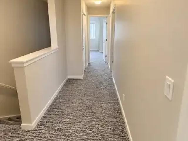 Townhouse for rent in Saddle Ridge, Calgary
