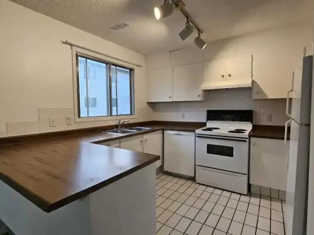 Townhouse for rent in Northwest, Alberta