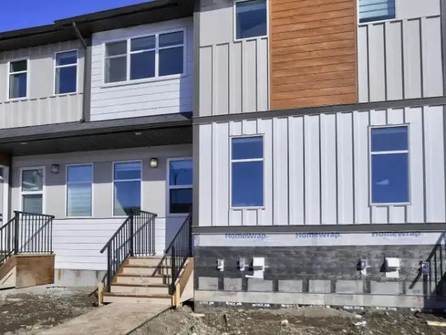 Townhouse for rent in Wolf Willow, Calgary