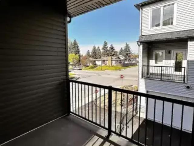 Townhouse for rent in Northwest, Alberta