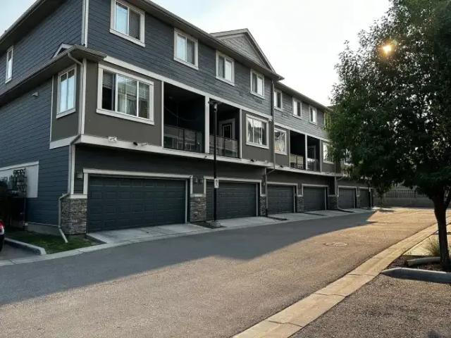Townhouse for rent in Northwest, Alberta