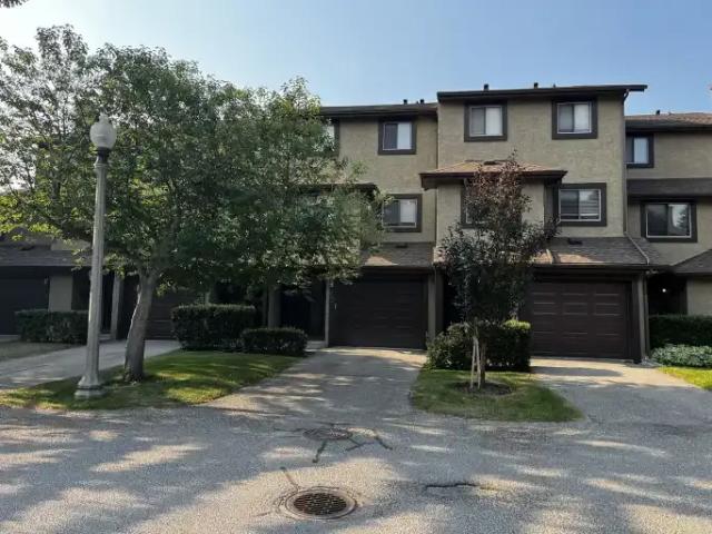 Townhouse for rent in Northwest, Alberta