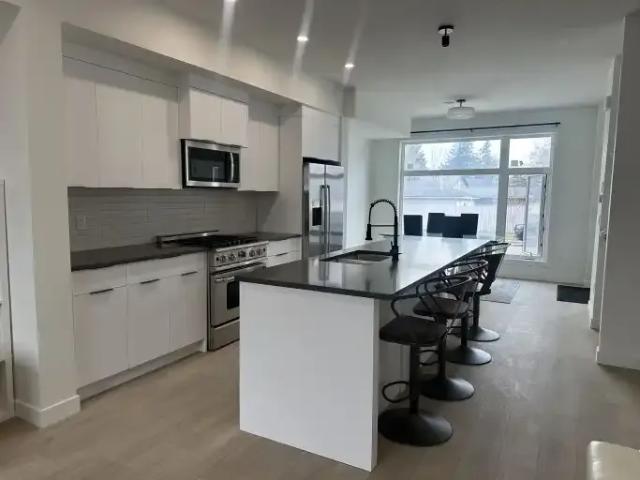 Townhouse for rent in Northwest, Alberta