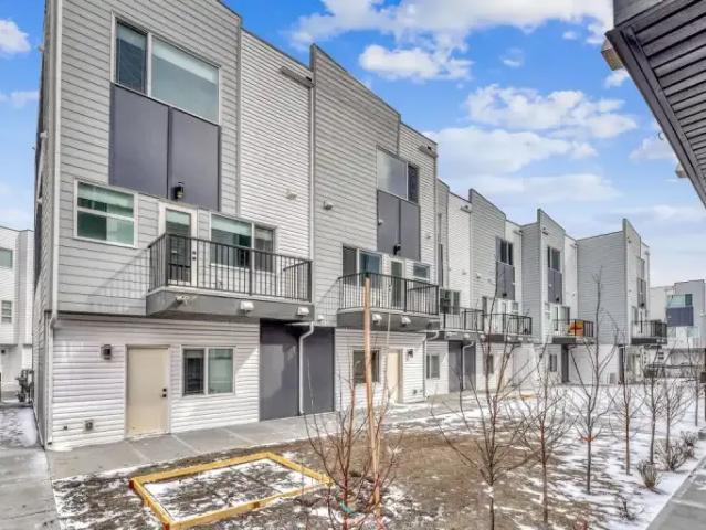 Townhouse for rent in Northwest, Alberta