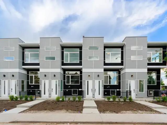 Townhouse for rent in Northwest, Alberta