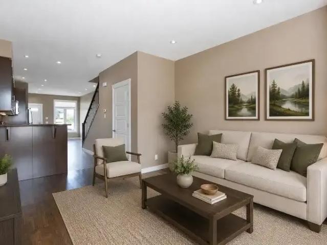 Townhouse for rent in Bowness, Calgary