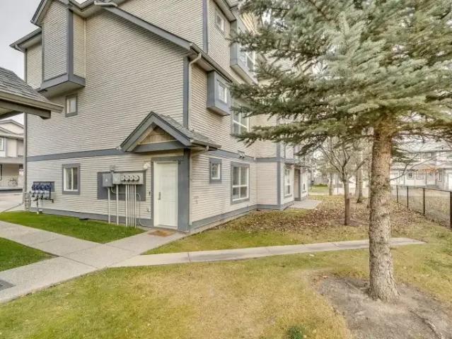 Townhouse for rent in Evergreen, Calgary