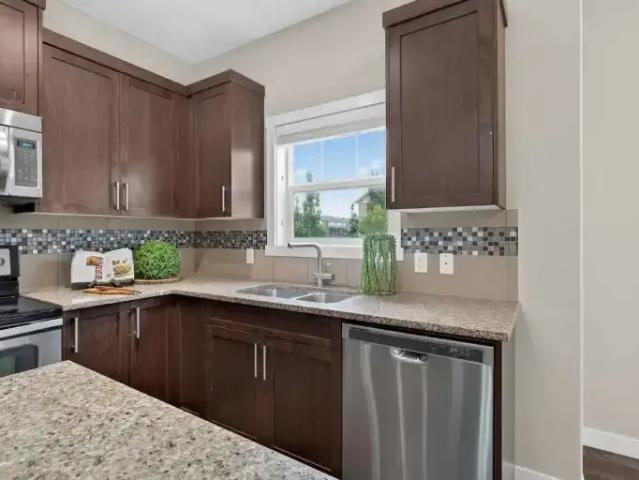 Townhouse for rent in Northwest, Alberta