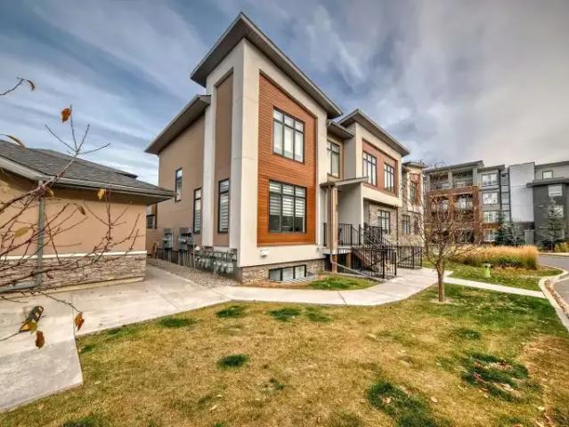 Townhouse for rent in Currie Barracks, Calgary
